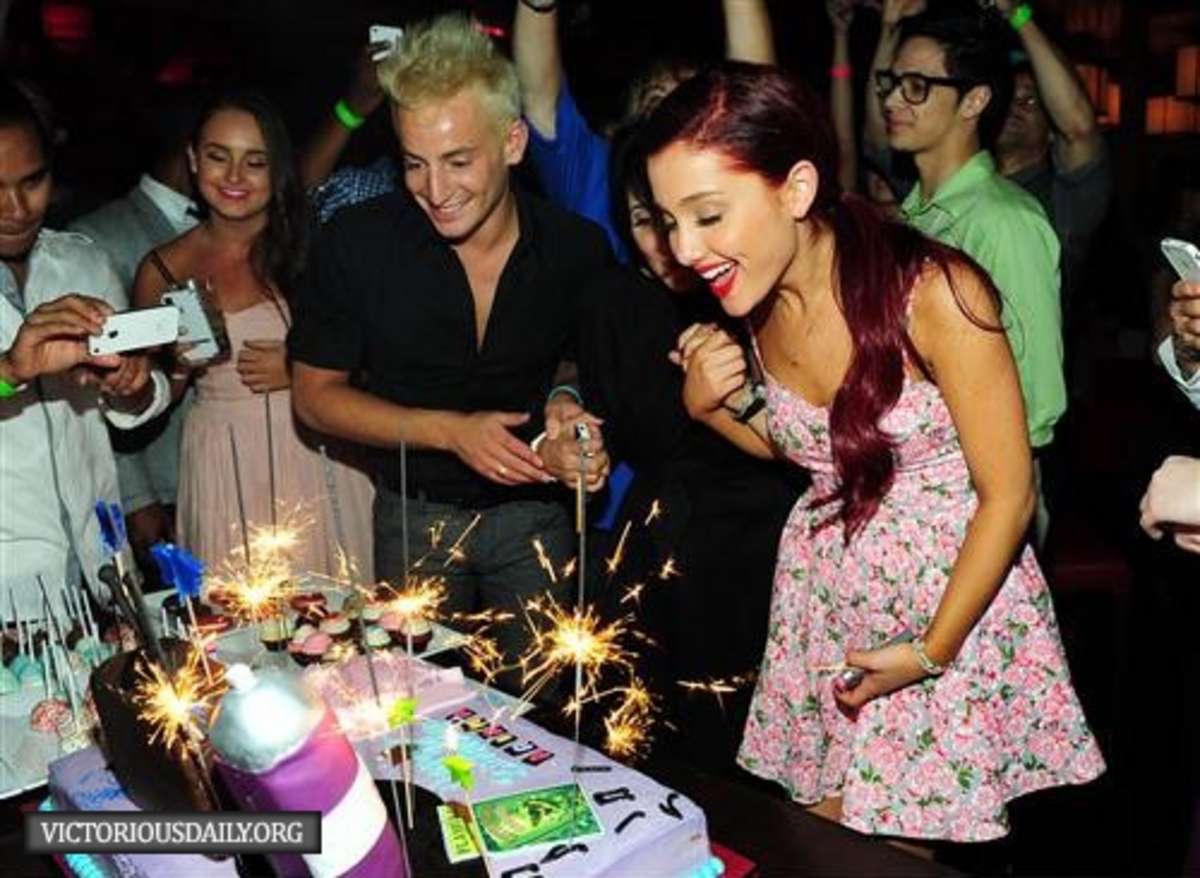 Ariana Grande (w/ Victoria Justice) - Birthday Party